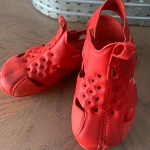 Nike toddler sandals size 9